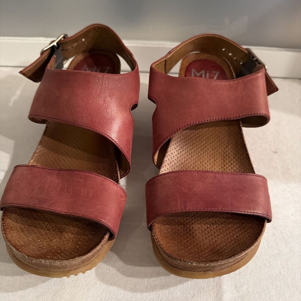 Miz Mooz Mariel Sandals 39 8.5/9 GCU